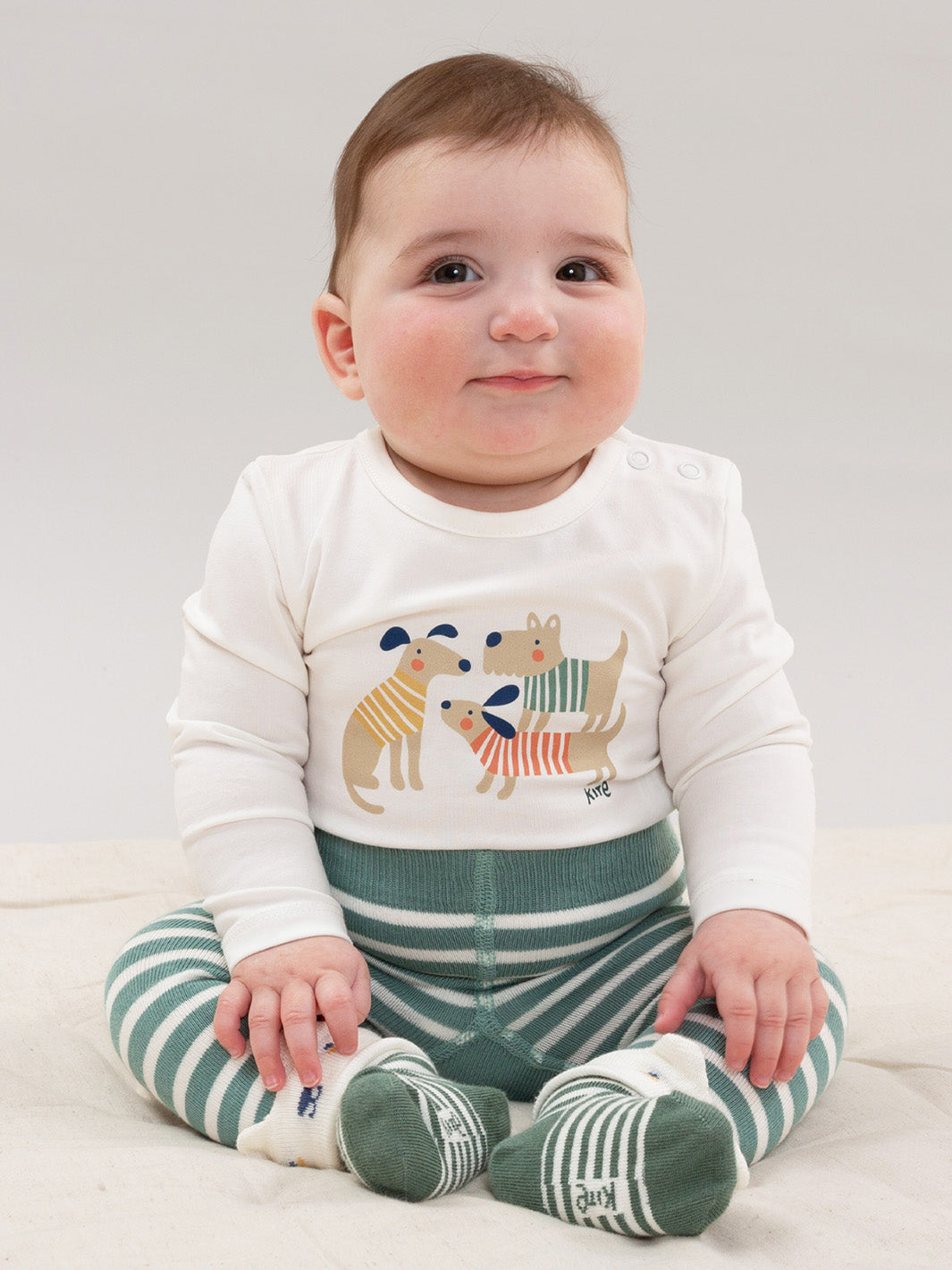 Knitted leggings for babies.
Dogs on the bottom
Striped leggings
Kite clothing
Organic cotton
Baby clothing
New baby gift